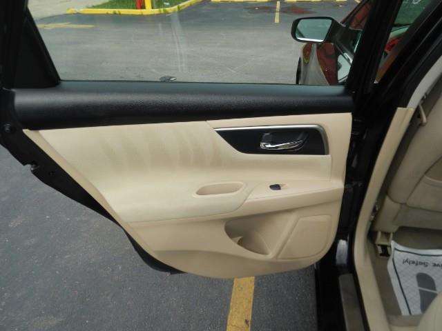 2014 Nissan Altima 2.5 SV 4dr Sedan